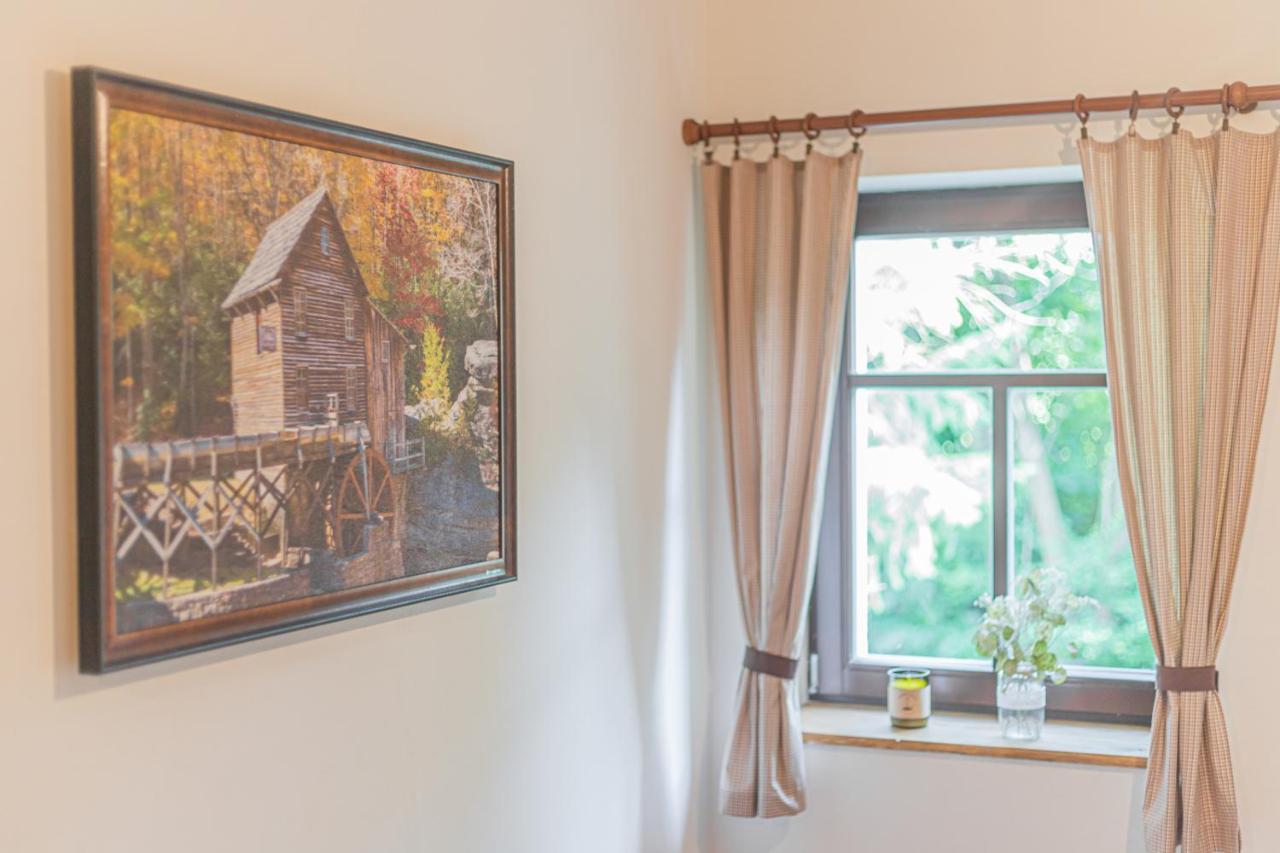 Hotel Buškovský mlýn 1580 Dolní Bousov Exteriér fotografie