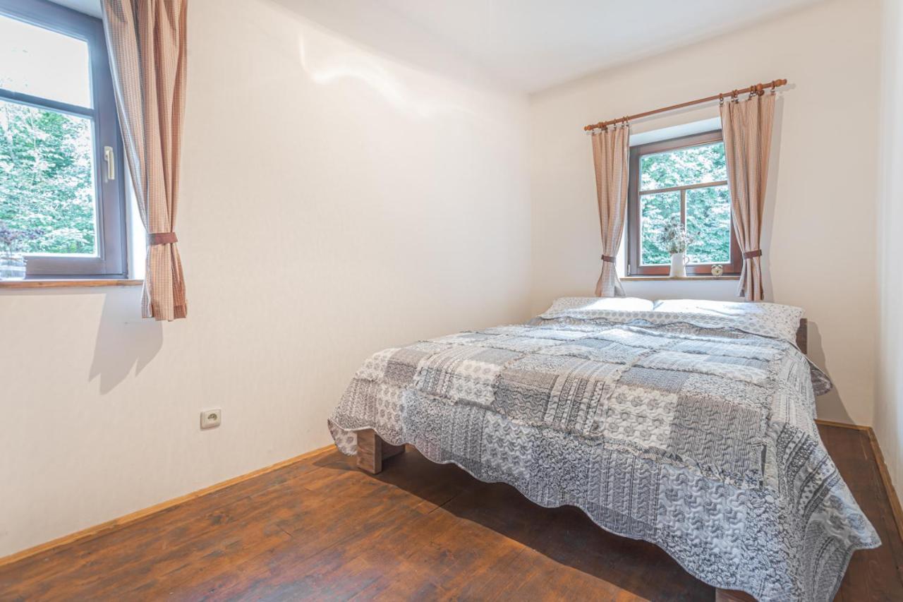 Hotel Buškovský mlýn 1580 Dolní Bousov Pokoj fotografie
