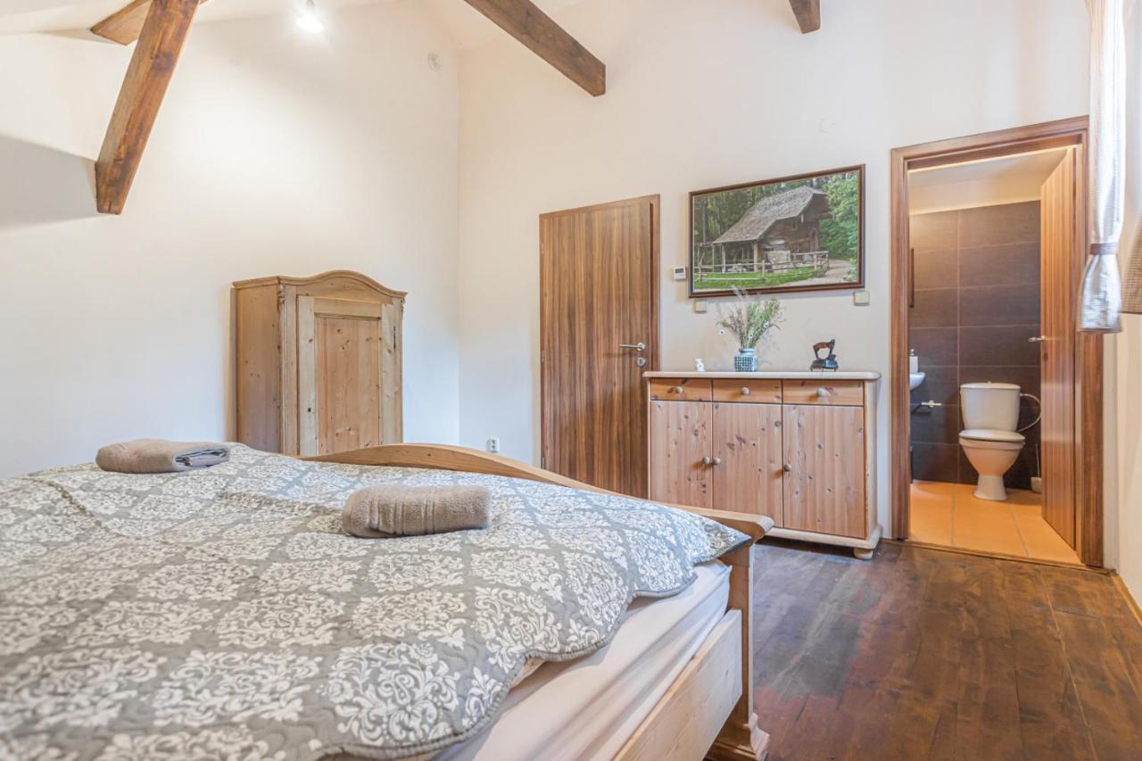 Hotel Buškovský mlýn 1580 Dolní Bousov Exteriér fotografie