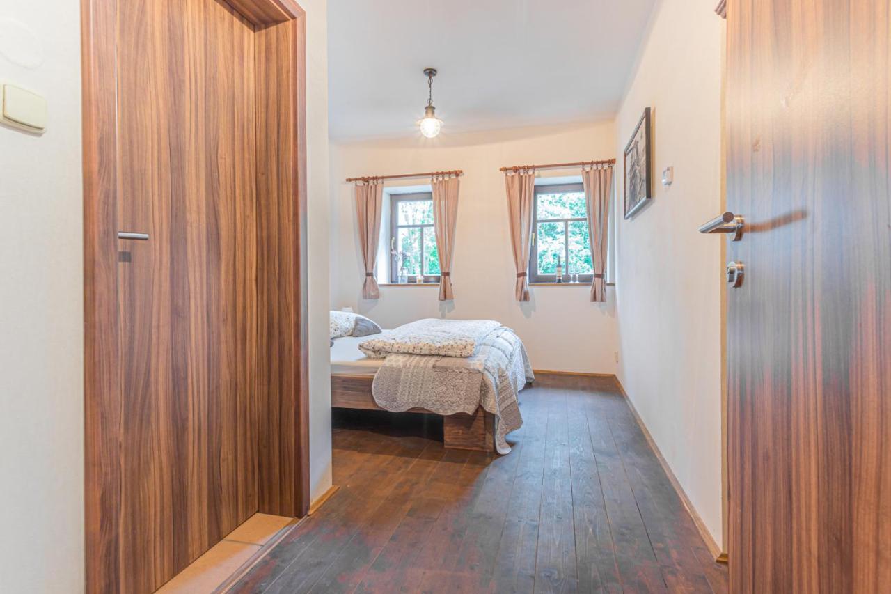 Hotel Buškovský mlýn 1580 Dolní Bousov Exteriér fotografie