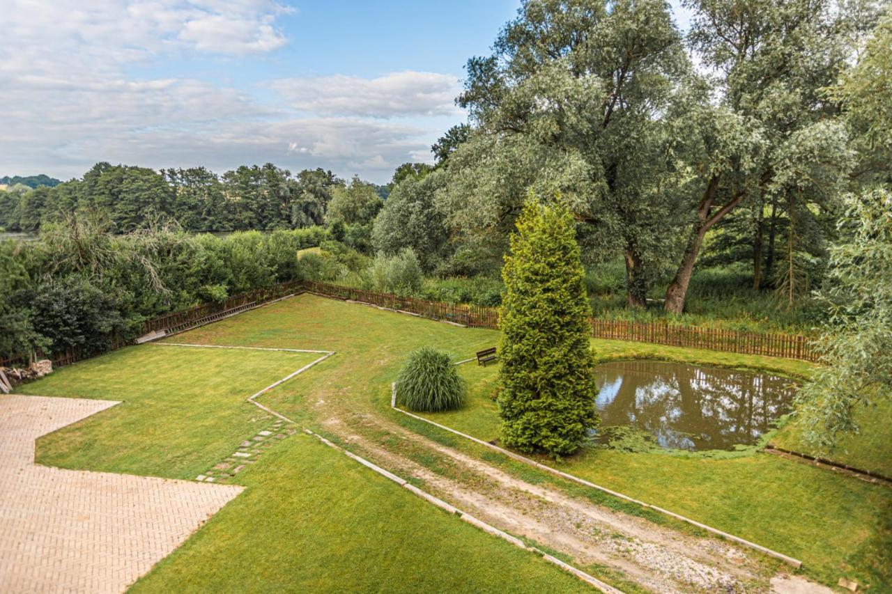 Hotel Buškovský mlýn 1580 Dolní Bousov Exteriér fotografie