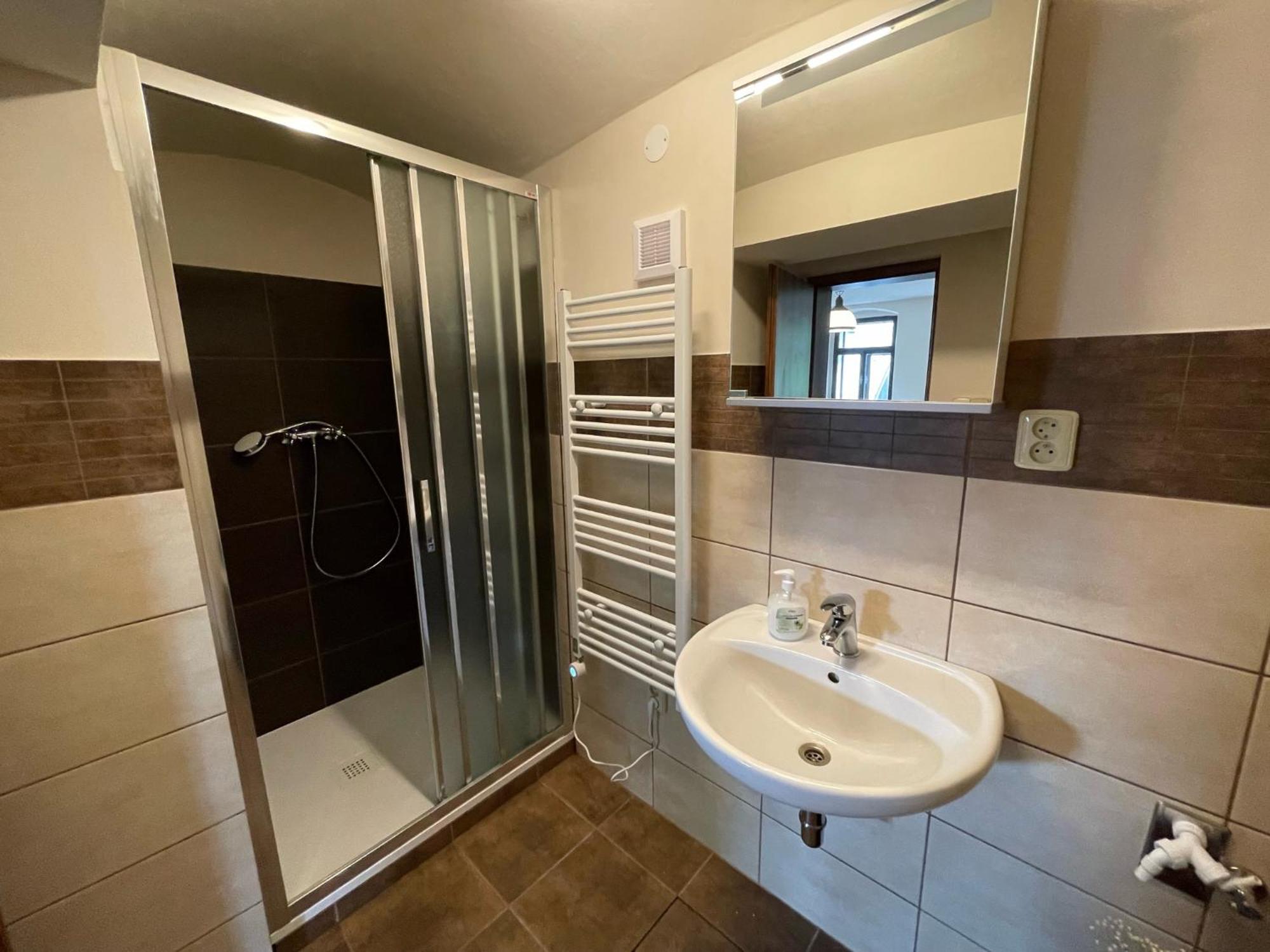 Hotel Buškovský mlýn 1580 Dolní Bousov Pokoj fotografie